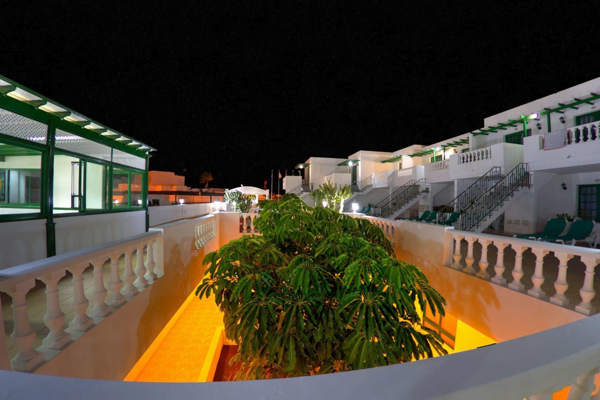 Apartamentos Tisalaya Puerto del Carmen  Exteriör bild